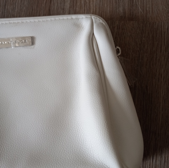 Rodan + Fields Cosmetic Make-Up Bag - Picture 3 of 7